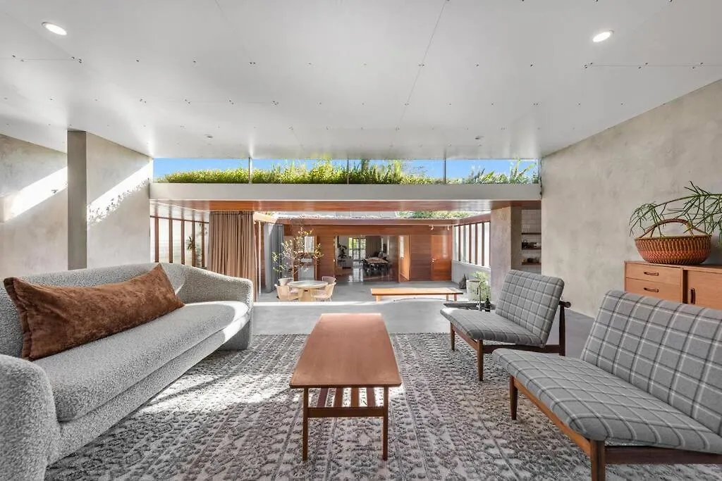 Inside Out! ~ 3 Bed House ~ Toowong Villa Brisbane Australia