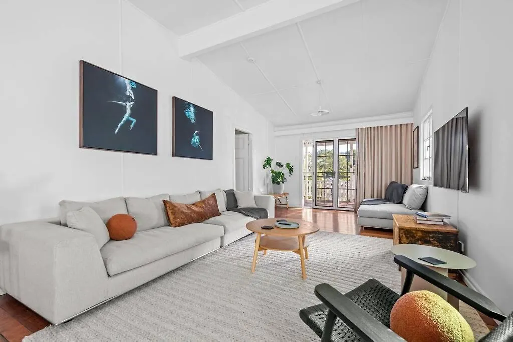 Inside Out! ~ 3 Bed House ~ Toowong Villa Brisbane